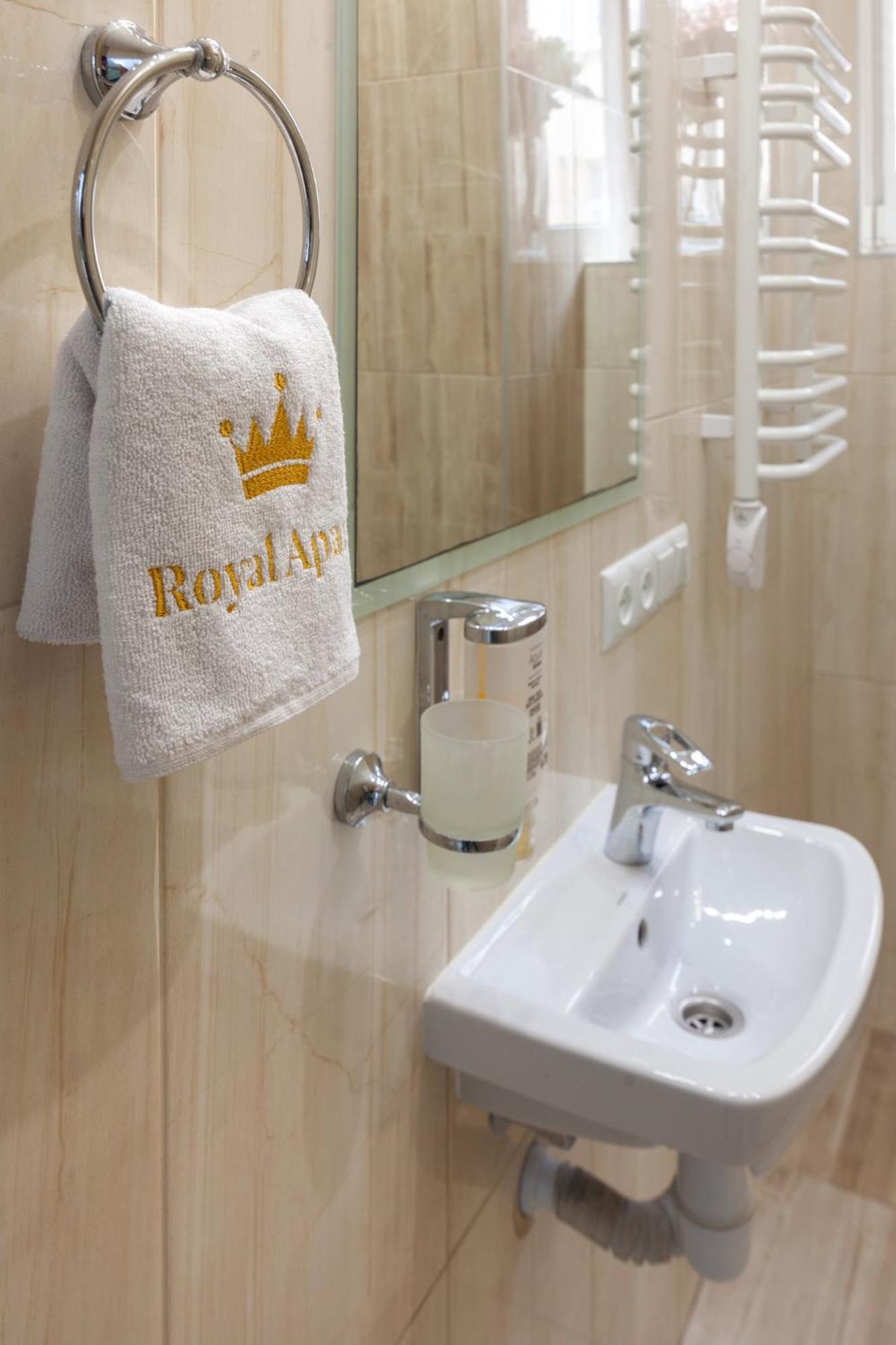 Royal Apartment On Franka 28 Lviv Exteriör bild